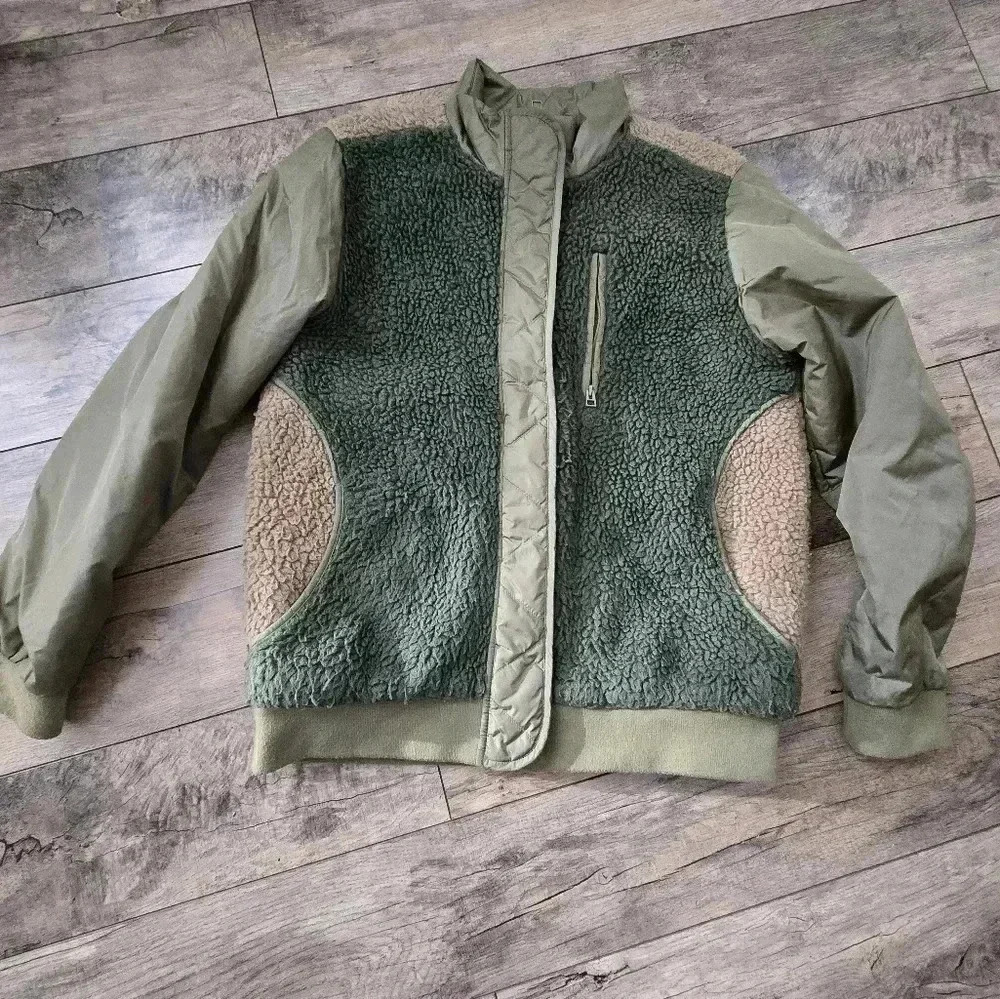 Sherpa Bomber Jacket with Contrast Pockets Sz S